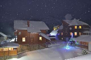 Гостевой дом Aura Karpat Буковель Дом с 4 спальнями-1